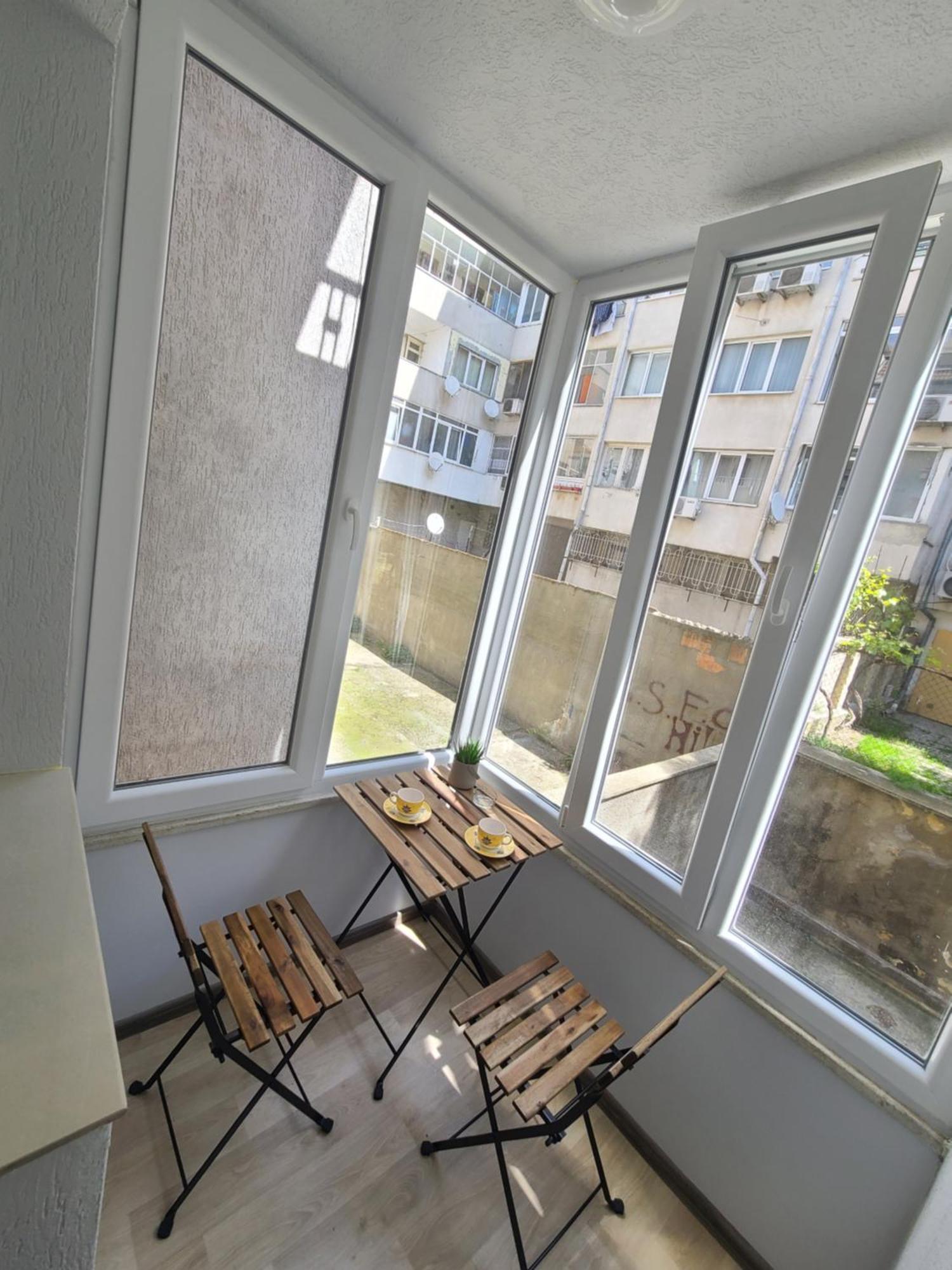 Apartment Downtown Warna