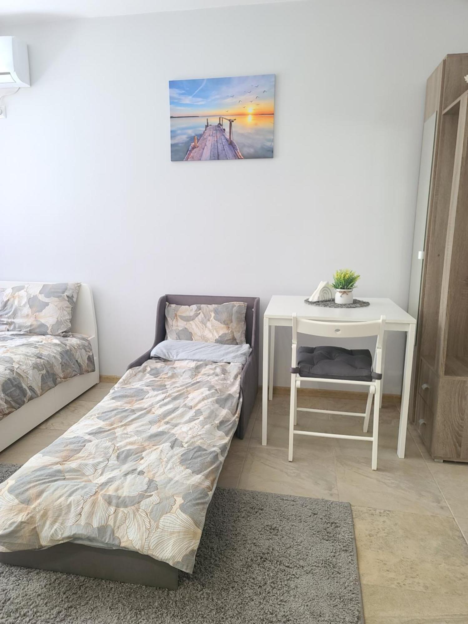 Apartment Downtown Warna